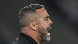 RJ - RIO DE JANEIRO - 31/08/2024 - BRASILEIRO A 2024, BOTAFOGO X FORTALEZA - Artur Jorge tecnico do Botafogo durante partida contra o Fortaleza no estadio Engenhao pelo campeonato Brasileiro A 2024. Foto: Thiago Ribeiro/AGIF