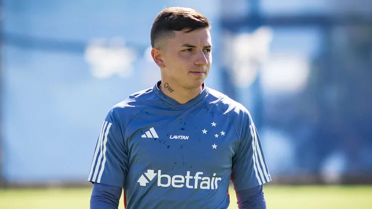 Alvaro Barreal jogador do Cruzeiro durante treino no Centro de Treinamento CT Toca II.