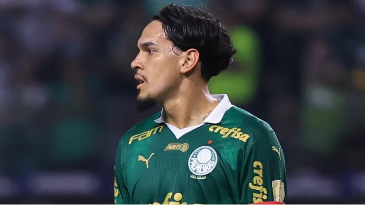 SP - SAO PAULO - 21/08/2024 - COPA LIBERTADORES 2024, PALMEIRAS X BOTAFOGO - Gustavo Gomez jogador do Palmeiras durante partida contra o Botafogo no estadio Arena Allianz Parque pelo campeonato Copa Libertadores 2024. Foto: Marcello Zambrana/AGIF