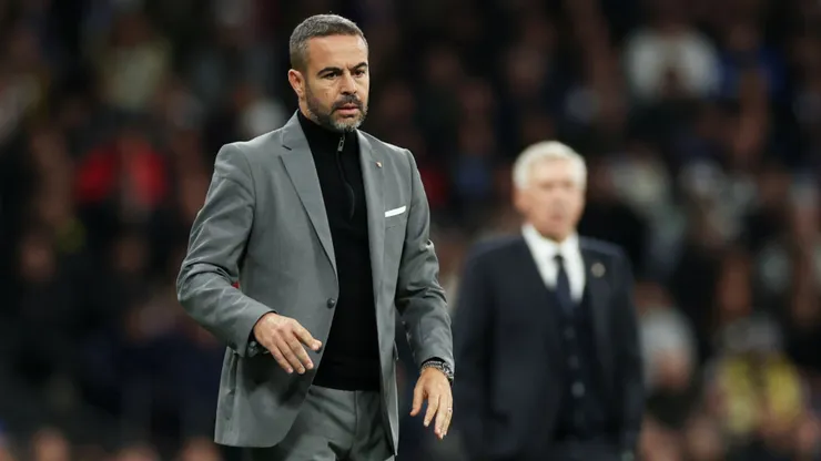 Treinador quer colocar o Glorioso na liderança do Brasileirão. Florencia Tan Jun/Getty Images.
