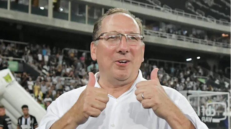 Botafogo de John Textor acerta compra de Vitinho