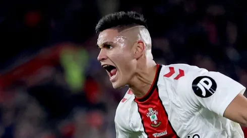 SOUTHAMPTON, ENGLAND - MARCH 04: Carlos Alcaraz of Southampton celebrates after scoring the team's first goal during the Premier League match between Southampton FC and Leicester City at Friends Provident St. Mary's Stadium on March 04, 2023 in Southampton, England. (Photo by Alex Pantling/Getty Images)