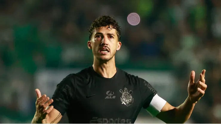 Gustavo comemorando o gol contra o Juventude. Foto: Luiz Erbes/AGIF