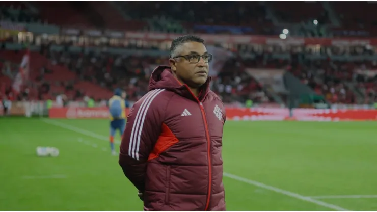 Roger reclamou da arbitragem. Divulgação/Ricardo Duarte/SC Internacional.