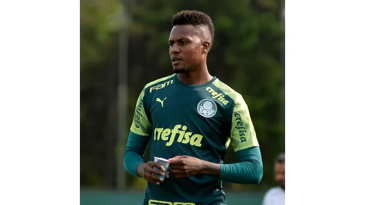 Palmeiras fatura R$ 2 milhões com transferência de ex-zagueiro para clube israelense; saiba mais