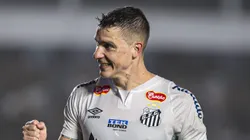 Santos e Coritiba SANTOS, SP - 22.07.2024: SANTOS E CORITIBA - Furch celebrates his goal during a match between Santos and Coritiba, valid for the seventeenth round of the 2024 Brazilian Football Series B Championship, held at the Urbano Caldeira stadium Vila Belmiro, Santos, a municipality in the state of São Paulo, this Monday , July 22, 2024. Photo: Anderson Lira/Fotoarena x2578459x PUBLICATIONxNOTxINxBRA AndersonxLira