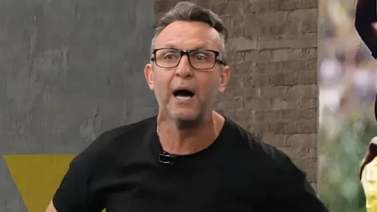 "Craque" Neto durante seu programa "Os Donos da Bola". Foto: Reprodução/Band TV