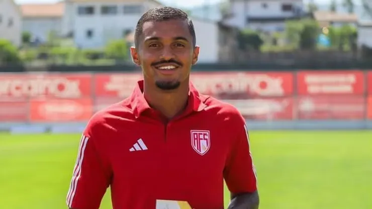 Zagueiro é o novo reforço do Colorado. Divulgação/AVS.