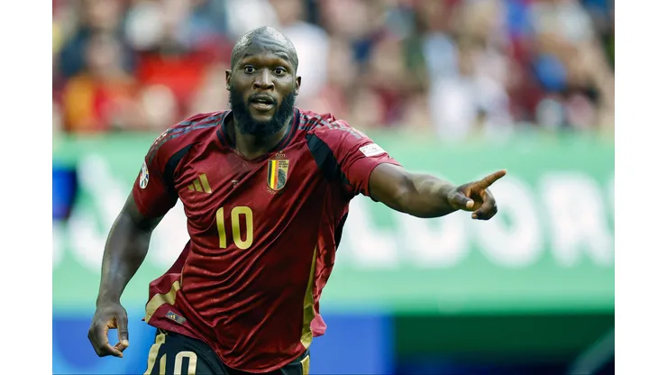 Lukaku deixa Chelsea em definitivo e assina com o Napoli
