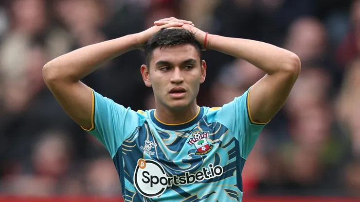 Carlos Alcaraz, meia do Flamengo, na época do Southampton - Foto: Nathan Stirk/Getty ImagesCarlos Alcaraz, meia do Flamengo - Foto: Nathan Stirk/Getty Images