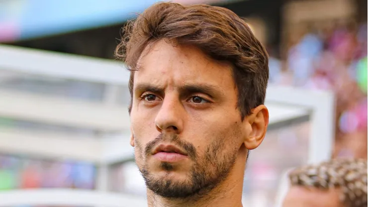 BA - SALVADOR - 13/05/2023 - BRASILEIRO A 2023, BAHIA X FLAMENGO - Rodrigo Caio jogador do Flamengo durante aquecimento antes da partida contra o Bahia no estadio Arena Fonte Nova pelo campeonato BRASILEIRO A 2023. Foto: Renan Oliveira/AGIF