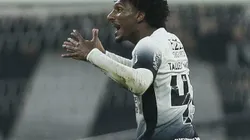 SAO PAULO, BRAZIL - AUGUST 10: Talles Magno of Corinthians celebrates after scoring the first goal of his team during the Brasileirao 2024 match between Corinthians and Red Bull Bragantino at Neo Quimica Arena on August 10, 2024 in Sao Paulo, Brazil. (Photo by Ricardo Moreira/Getty Images)