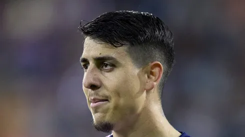 Santiago Colombatto com a camisa do Oviedo. Volante pertence ao León.