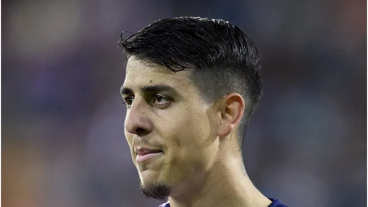 Santiago Colombatto com a camisa do Oviedo. Volante pertence ao León.