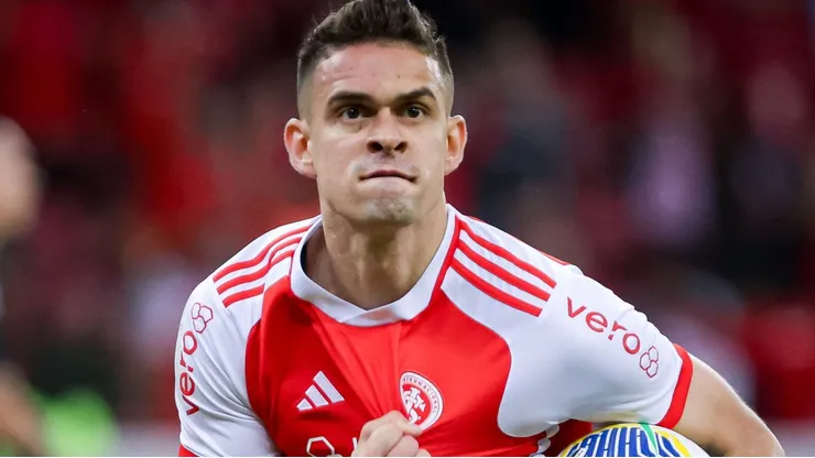 Rafael Borré comemorando gol em partida entre Internacional e Atlético-GO, no Beira-Rio, pelo Campeonato Brasileiro, no dia 28/04/2024.