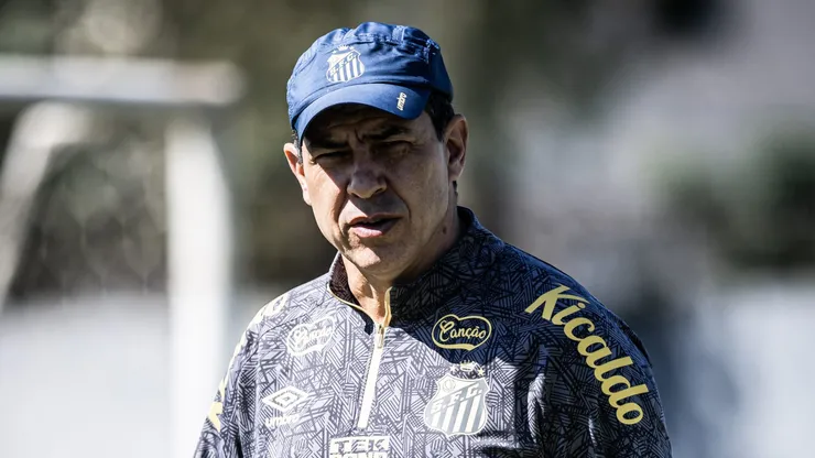 Fábio Carille durante treinamento do Peixe. Foto: Raul Baretta/ Santos FC.