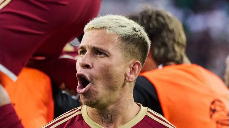Yeferson Soteldo durante jogo da Venezuela. Atacante está emprestado ao Tricolor.