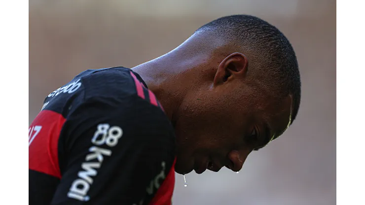 Nicolás de la Cruz, jogador do Flamengo lamenta a partida repentina de seu amigo de longa data Juan Zquierdo do Nacional