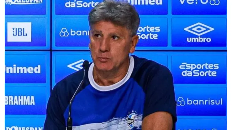 BA - PORTO ALEGRE - 03/12/2023 - BRASILEIRO A 2023, GREMIO X VASCO - Renato Portaluppi tecnico do Gremio e Luis Suarez juntamente com a diretoria do Clube em coletiva apos a partida contra o Vasco no estadio Arena do Gremio pelo campeonato Brasileiro A 2023. Foto: Maxi Franzoi/AGIF