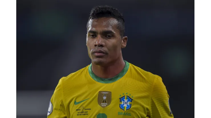 Alex Sandro, ex-Santos, reforçou Flamengo. Agora, novo atleta revelado no Peixe pode ir para o RJ