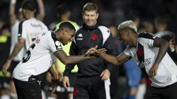 Emerson Rodríguez jogador do Vasco comemora vitoria com Leandrinho jogador da sua equipe durante partida contra o Athletico-PR no estadio Sao Januario pelo campeonato Brasileiro A 2024.