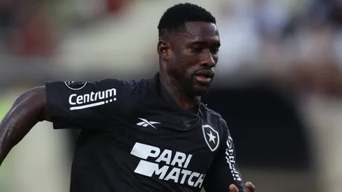 Jogador vem sendo monitorado e diretoria acompanha situação