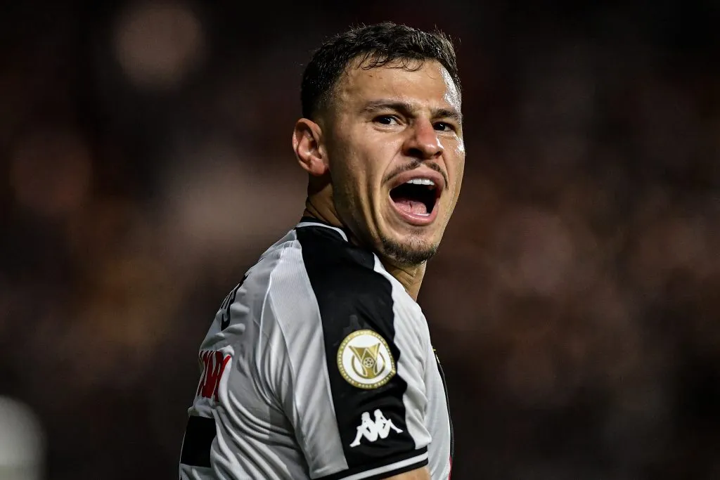 Hugo Moura, volante do Vasco - Foto: Thiago Ribeiro/AGIF