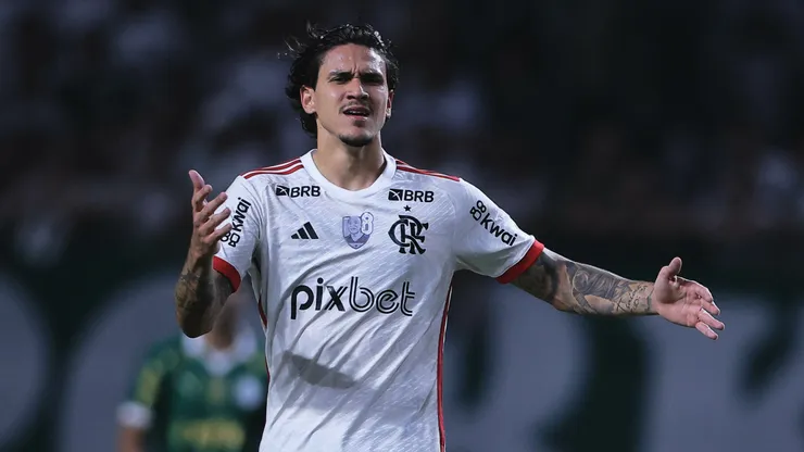 Centroavante recebeu uma proposta oficial