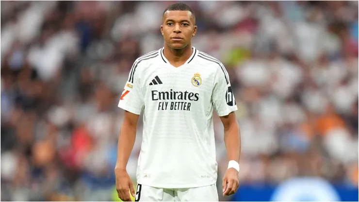 Foto: Angel Martinez/Getty Images - Mbappé recebe provocação de torcedores do PSG.