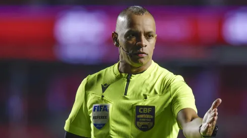 Torcida do São Paulo critica Wilton Pereira Sampaio