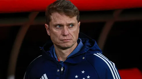 Fernando Seabra foi muito criticado pela torcida do Cruzeiro por péssimo jogo contra Internacional