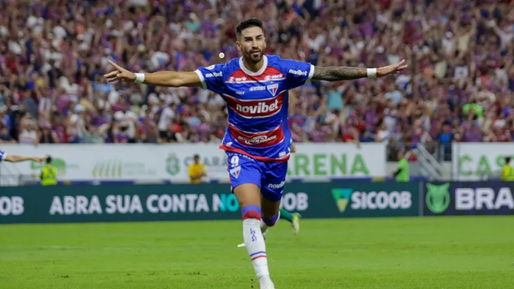 Lucero jogador do Fortaleza