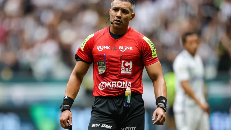 Árbitro Felipe Fernandes de Lima.