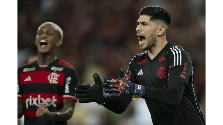 Agustín Rossi goleiro do Flamengo durante partida contra o Gremio no estadio Maracana pelo campeonato Brasileiro A 2024