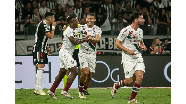 MG - BELO HORIZONTE - 24/08/2024 - BRASILEIRO A 2024, ATLETICO-MG X FLUMINENSE - Arias jogador do Fluminense comemora seu gol durante partida contra o Atletico-MG no estadio Mineirao pelo campeonato Brasileiro A 2024. Foto: Fernando Moreno/AGIF