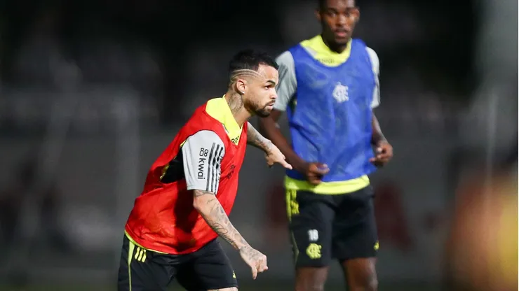 Michael vai ser titular na escalação do Flamengo contra Bragantino - Foto: Nathã Soares /CRF