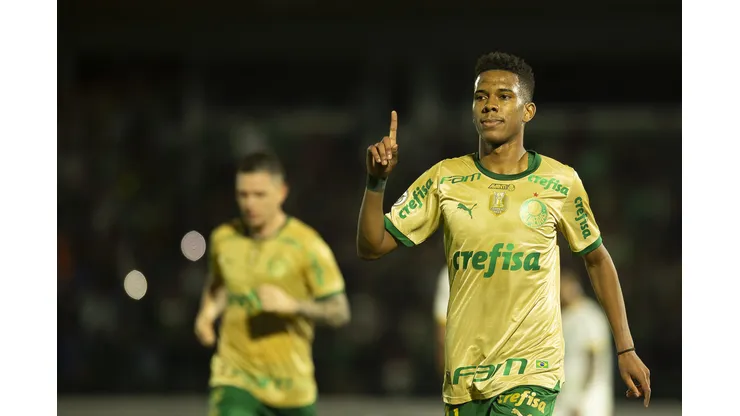 Estêvão comemorando um dos gols marcados contra o Cuiabá pelo Brasileirão 2024