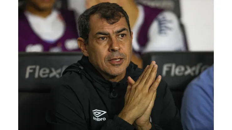 Carille em partida do Brasileirão Série B