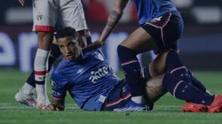 O zagueiro segue internado em observação. Alexandre Schneider/Getty Images.