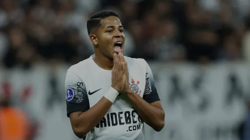 Jogador irá para a Arábia Saudita e atuará ao lado de Cristiano Ronaldo. Alexandre Schneider/Getty Images.