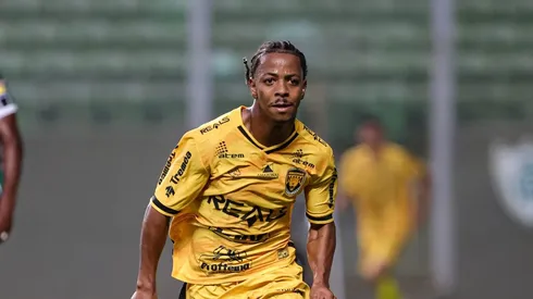 Ênio atuando contra o América-MG. Foto: Gilson Lobo/AGIF