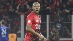 Fernandinho pode desfalcar Athletico-PR contra o Vasco. Foto: Gabriel Machado/AGIF