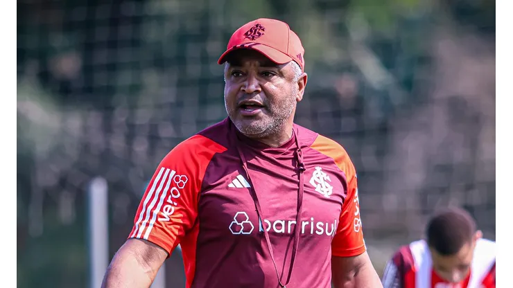 Roger Machado fez testes, gostou do que viu e vai mudar o Campeão de Tudo