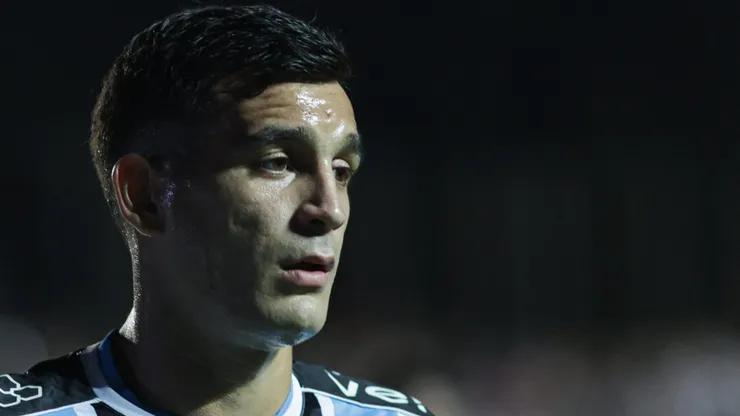 Cristaldo não vive bom momento no Grêmio.