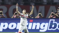 SAO PAULO, BRAZIL - AUGUST 22: Bobadilla of Sao Paulo celebrates after scoring the first goal of his team during a Copa CONMEBOL Libertadores 2024 Round of 16 second leg match between Sao Paulo and Nacional at MorumBIS on August 22, 2024 in Sao Paulo, Brazil. (Photo by Alexandre Schneider/Getty Images)