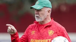 Mano Menezes deixou atacante fora dos planos e ele foi negociado