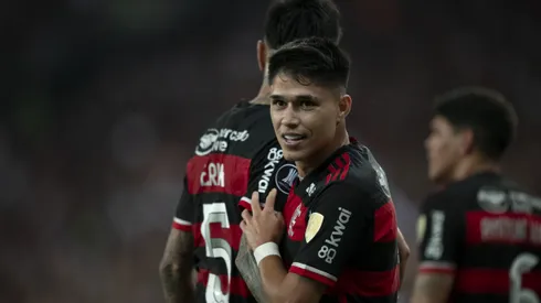 Luiz Araujo jogador do Flamengo comemora seu gol com Pulgar durante partida contra o Bolivar. Foto: Jorge Rodrigues/AGIF