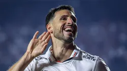 Calleri durante a comemoração do gol. Foto: Marcello Zambrana/AGIF
