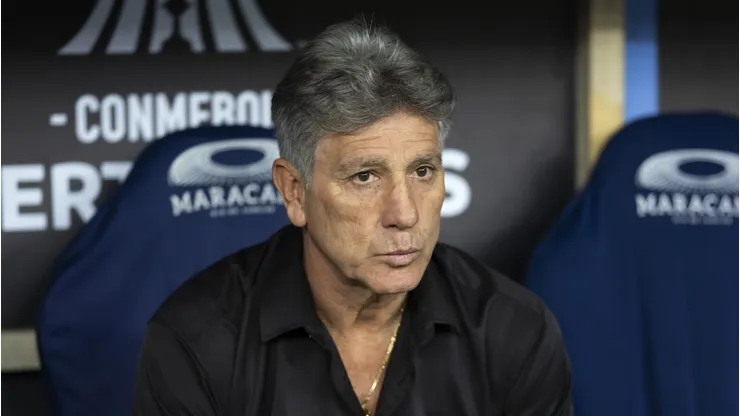 RJ - RIO DE JANEIRO - 20/08/2024 - COPA LIBERTADORES 2024, FLUMINENSE X GREMIO - Renato Portaluppi tecnico do Gremio durante partida contra o Fluminense no estadio Maracana pelo campeonato Copa Libertadores 2024. Foto: Jorge Rodrigues/AGIF