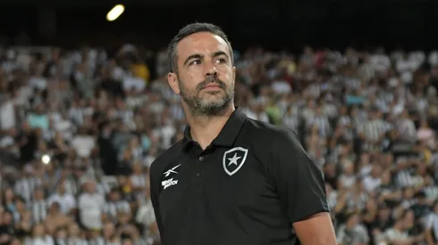 Artur Jorge, tecnico do Botafogo durante partida contra o Bahia no estadio Engenhao pelo campeonato Brasileiro A 2024